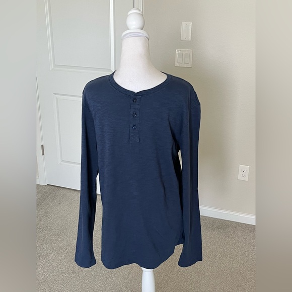 NWT Barefoot Dreams Mens Longsleeve Henley Size Small in Color Royal